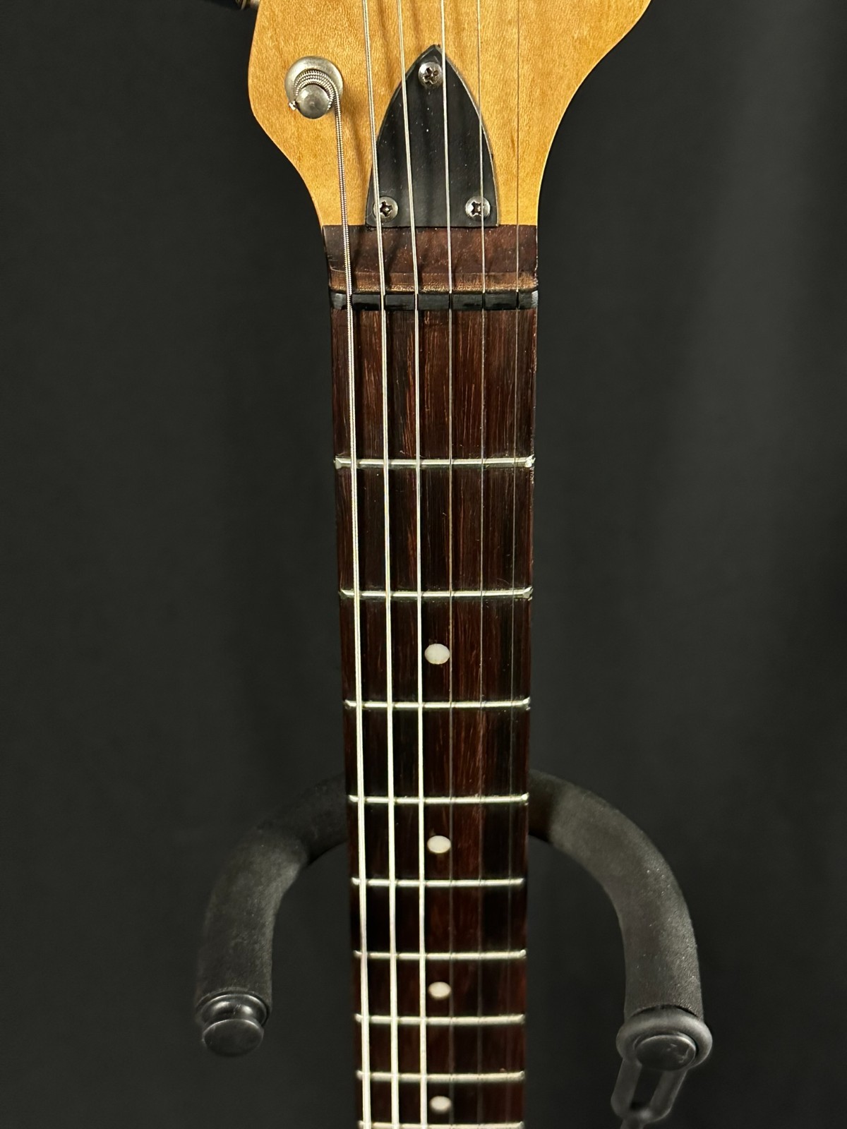 Lotus Made in India L3764 Electric Guitar w/ Pearloid Pickguard, Electric Blue - Image 3