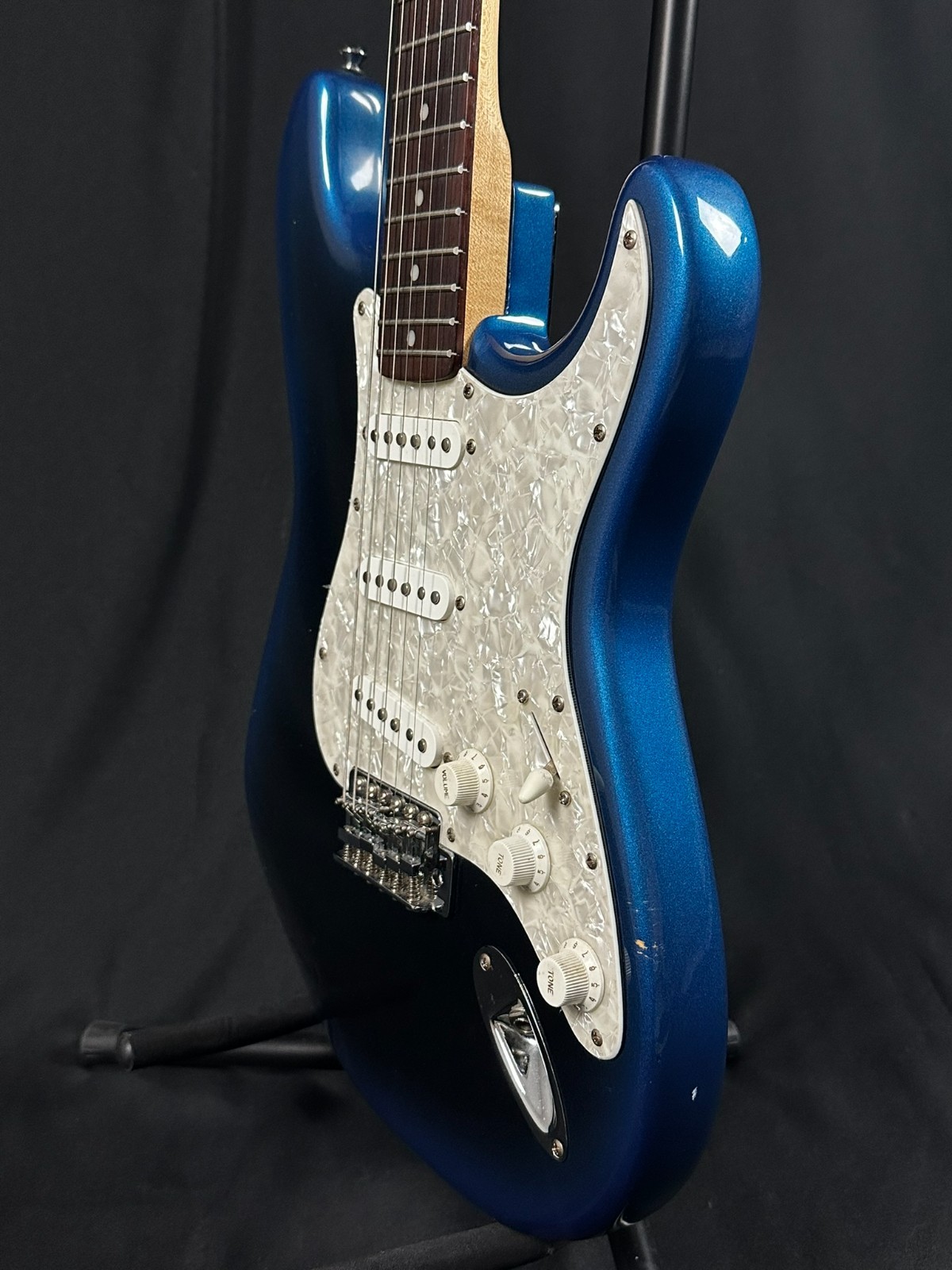 Lotus Made in India L3764 Electric Guitar w/ Pearloid Pickguard, Electric Blue - Image 7