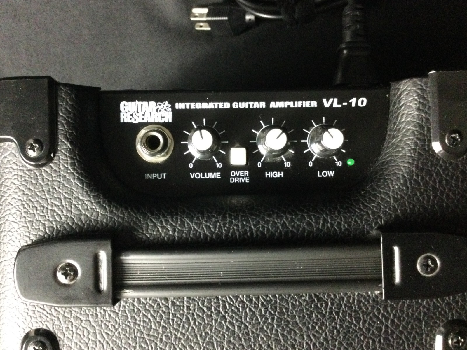 Guitar Research VL-10 10W Integrated Guitar Combo Amp - Black - Image 2