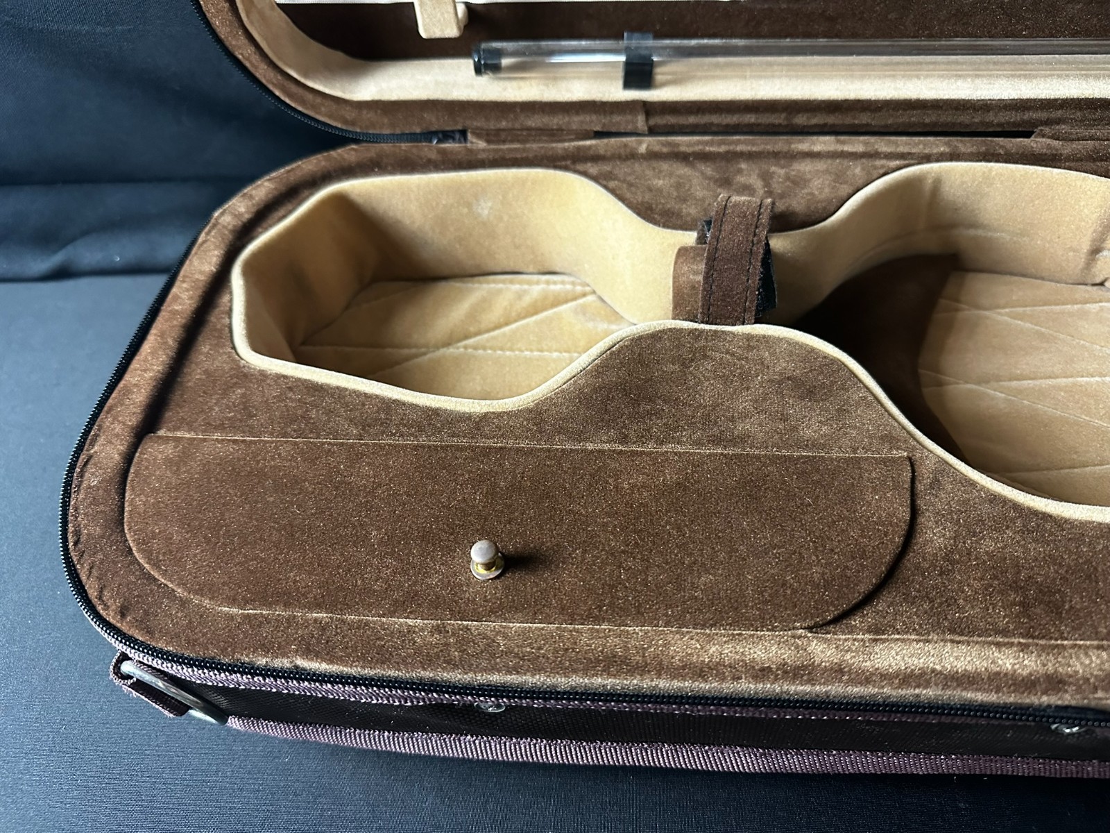 Oblong 4/4 Violin Case with Hygrometer - Image 2