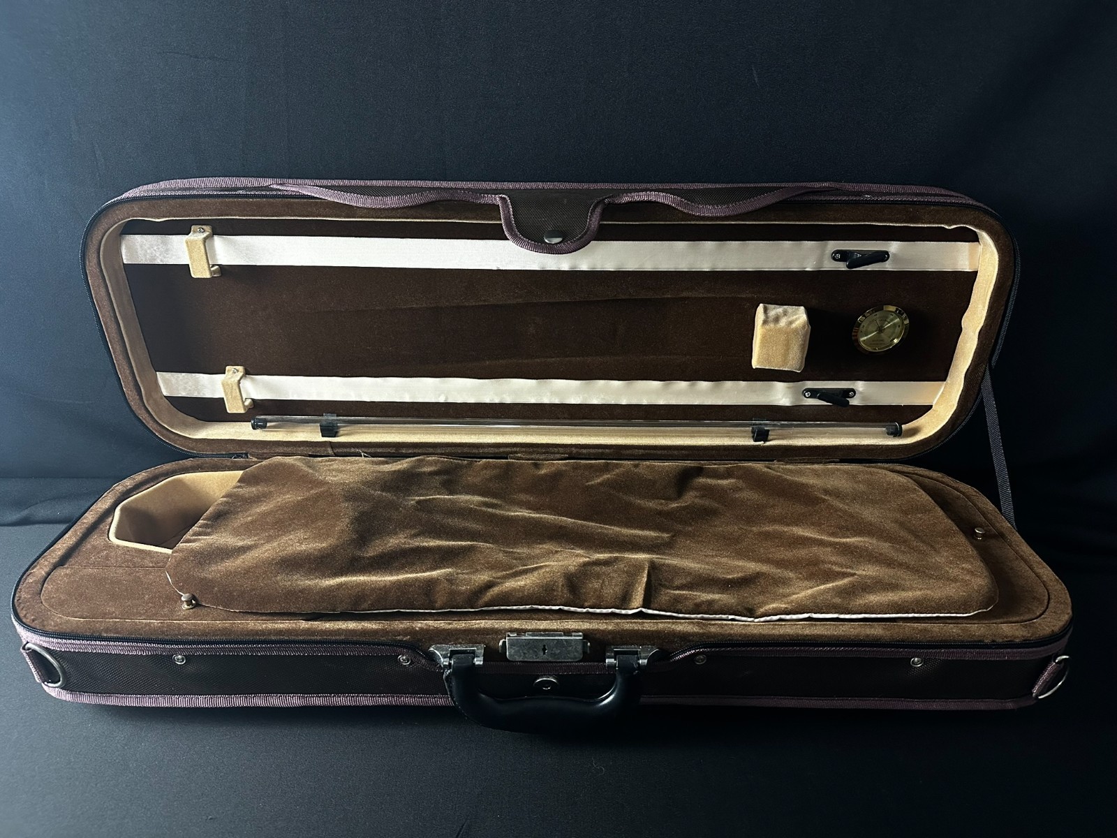 Oblong 4/4 Violin Case with Hygrometer - Image 6