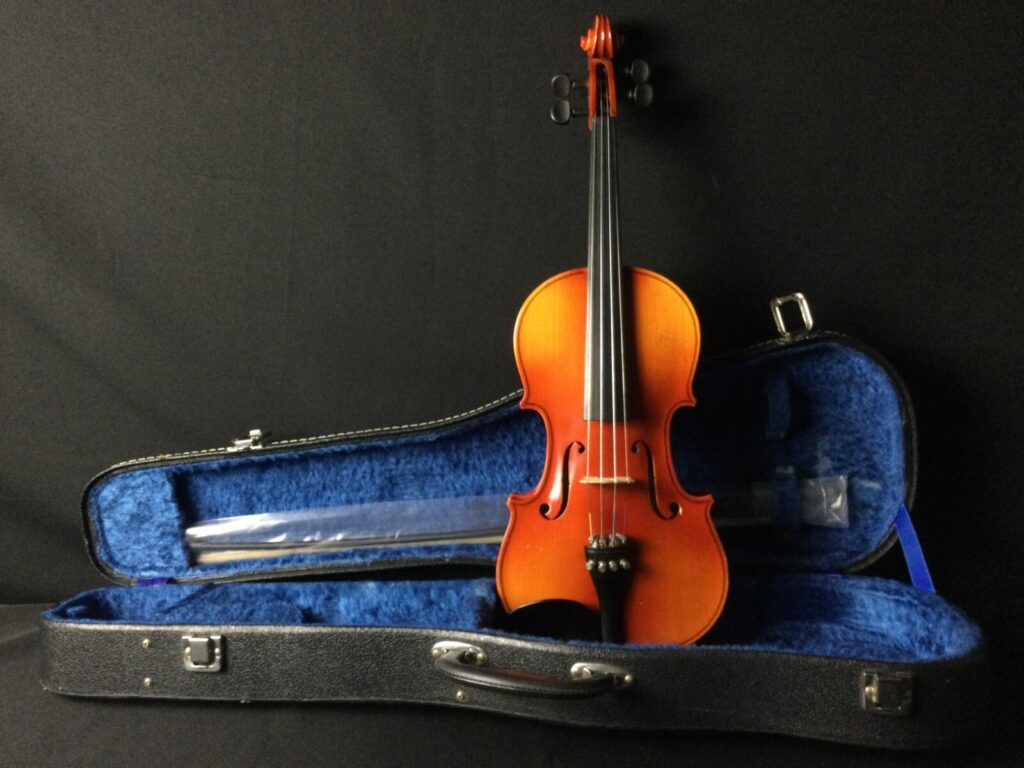 Suzuki 220 3/4 Student Violin Outfit w/ Case & New Bow