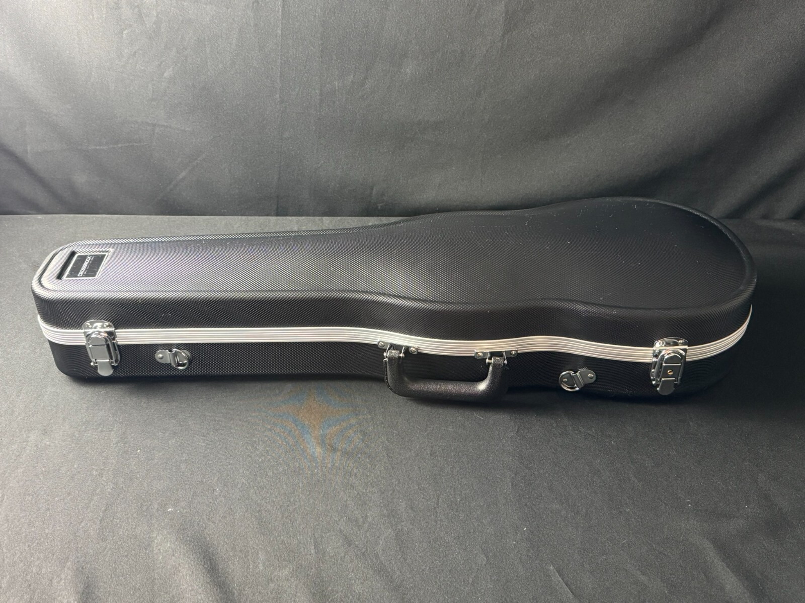 Crossrock Molded Shaped ABS 4/4 Violin Case - Black - Image 2