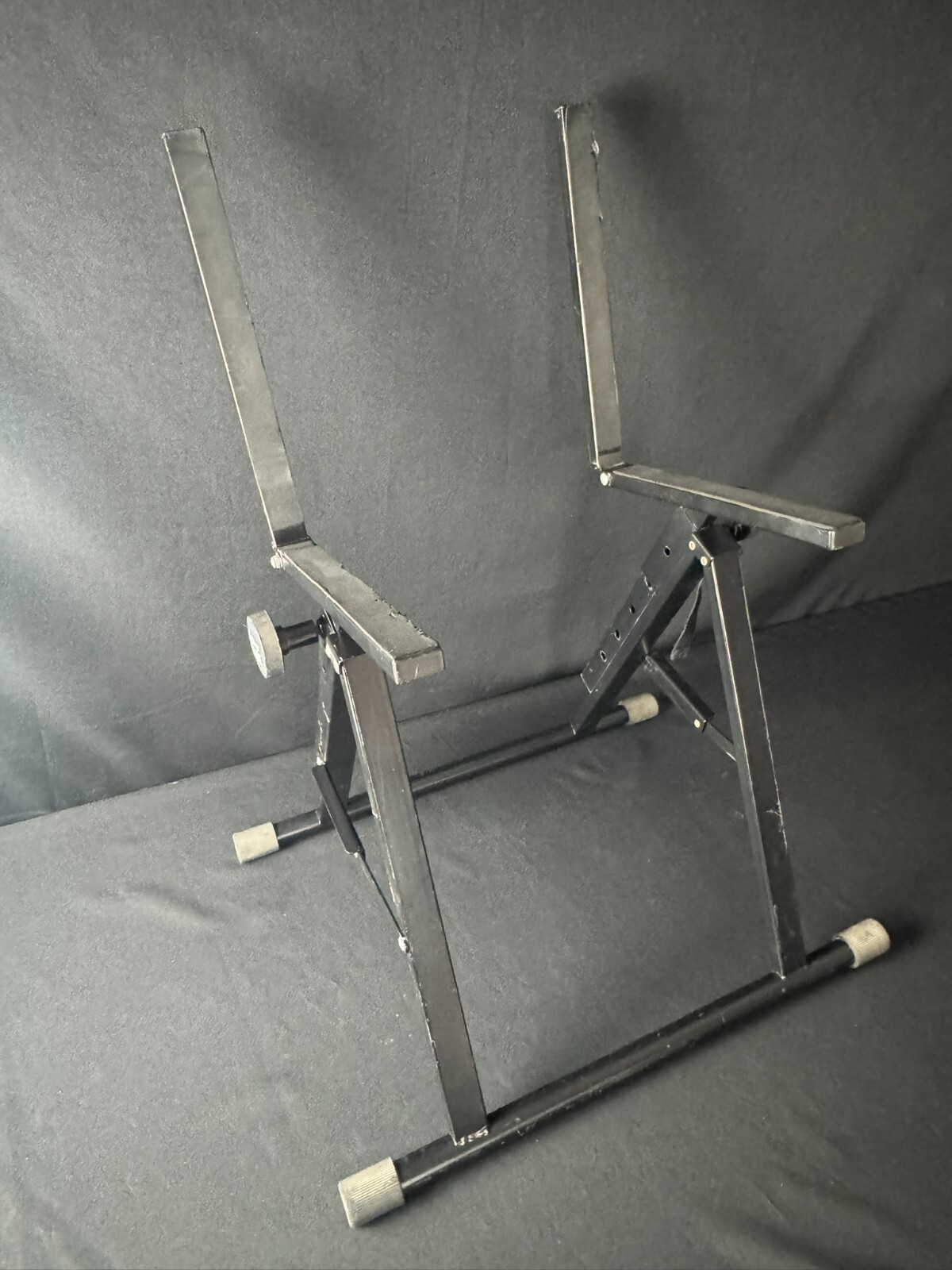 On-Stage RS7000 Collapsible Tilt-Back Guitar Amp Amplifier Stand - Image 2