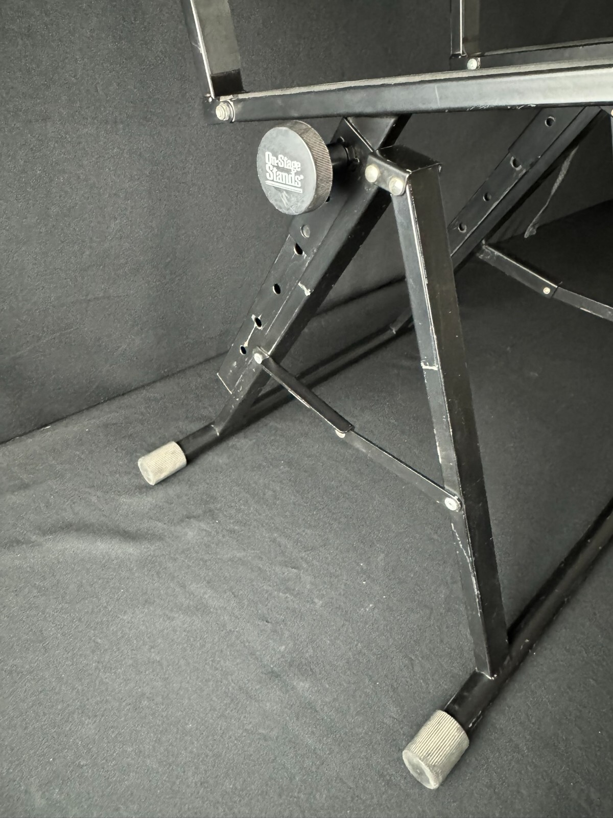 On-Stage RS7000 Collapsible Tilt-Back Guitar Amp Amplifier Stand - Image 3