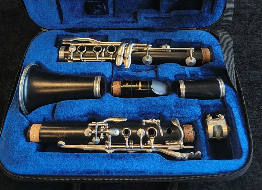Buffet B12 Student Clarinet with mouthpiece and zipper case, ready to play!
