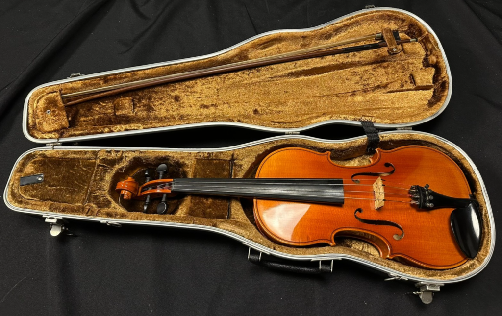 E.R. Pfretzschner 3011 4/4 Violin Outfit w/ Case & New Bow