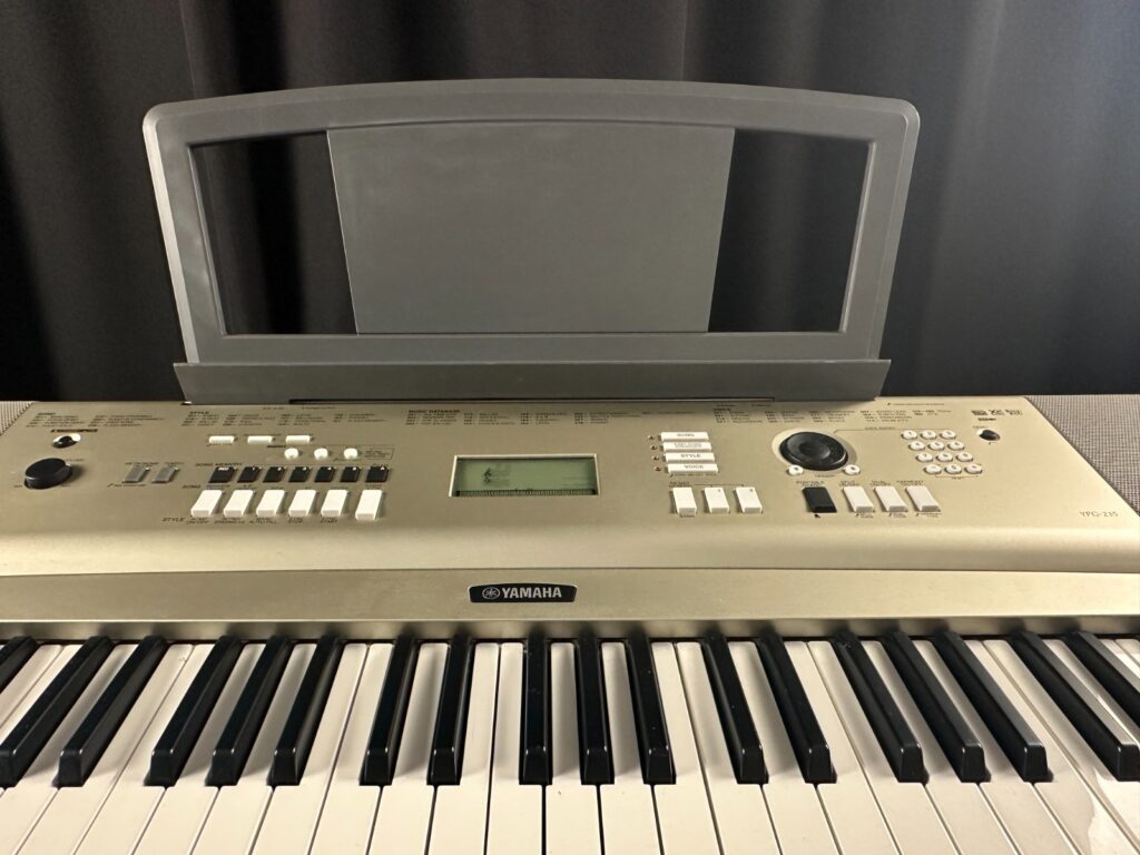 Yamaha YPG-235 76-Key Portable Grand Keyboard