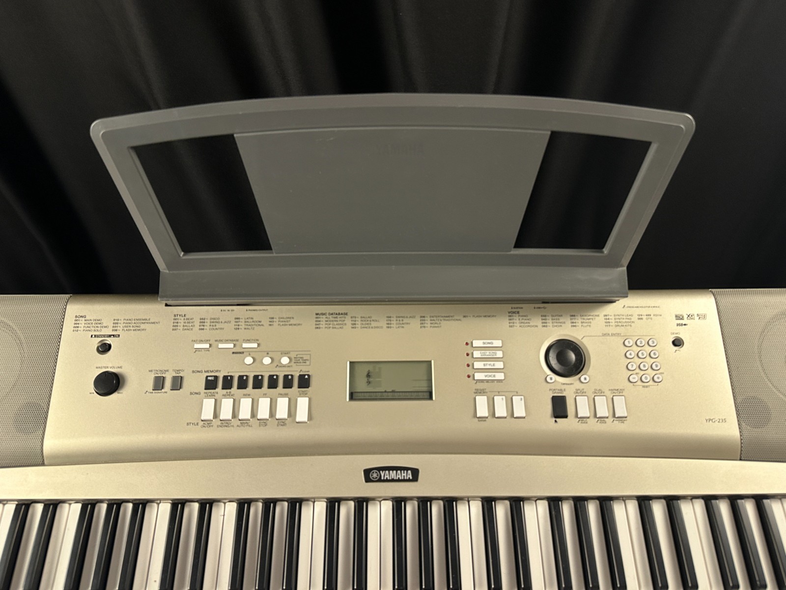 Yamaha YPG-235 76-Key Portable Grand Keyboard - Image 3
