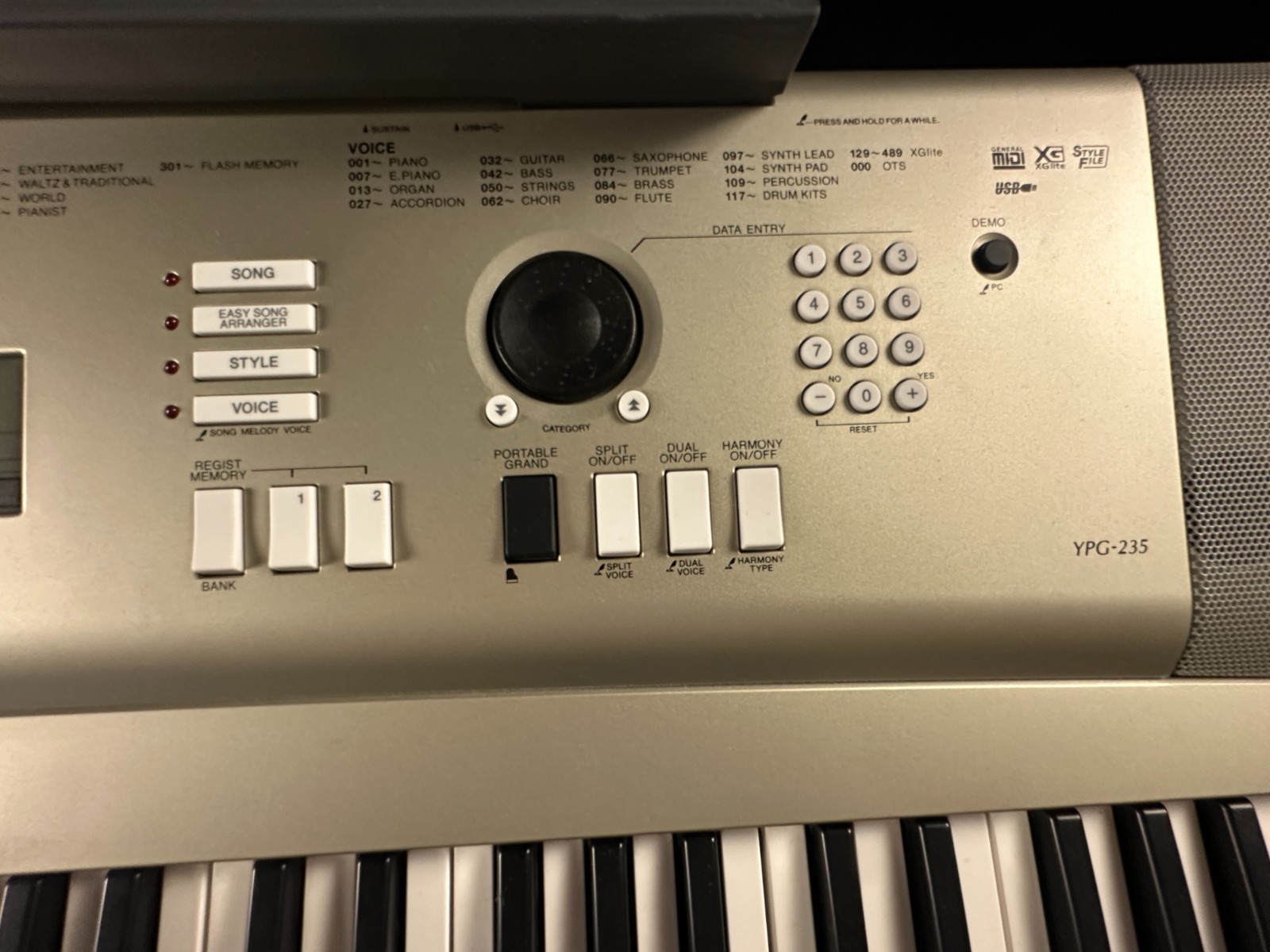 Yamaha YPG-235 76-Key Portable Grand Keyboard - Image 4