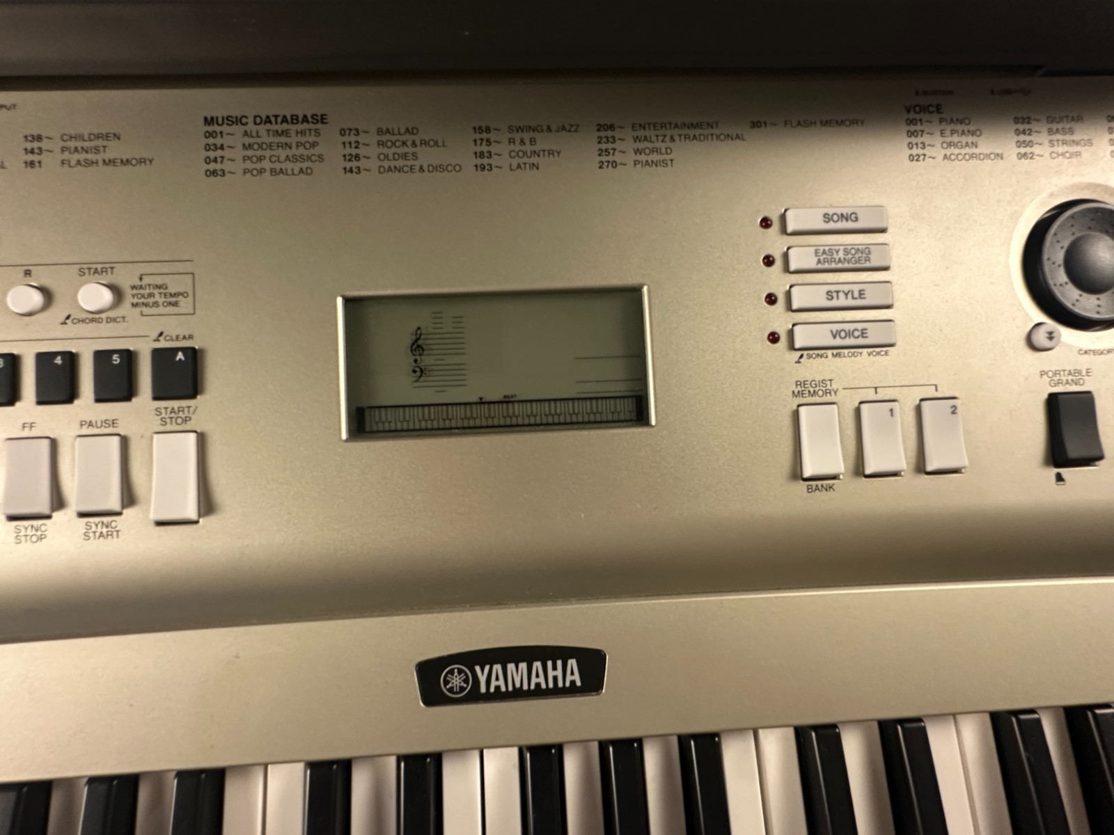 Yamaha YPG-235 76-Key Portable Grand Keyboard - Image 5