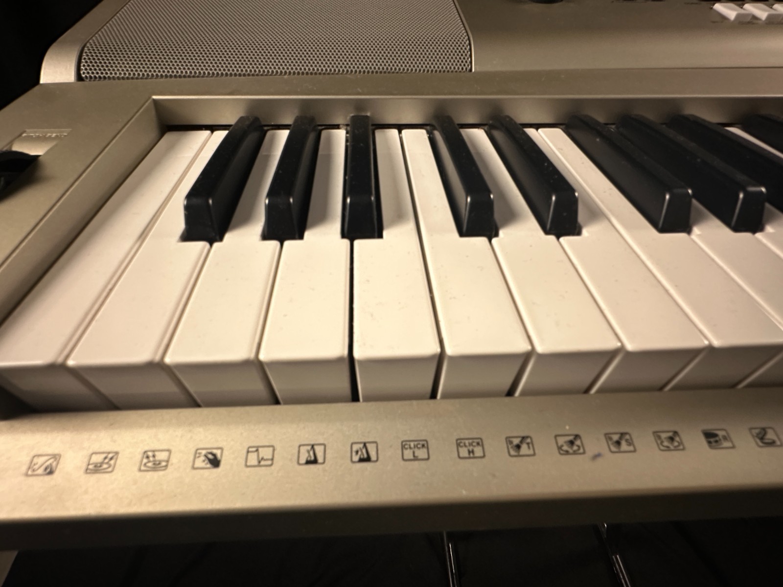 Yamaha YPG-235 76-Key Portable Grand Keyboard - Image 10