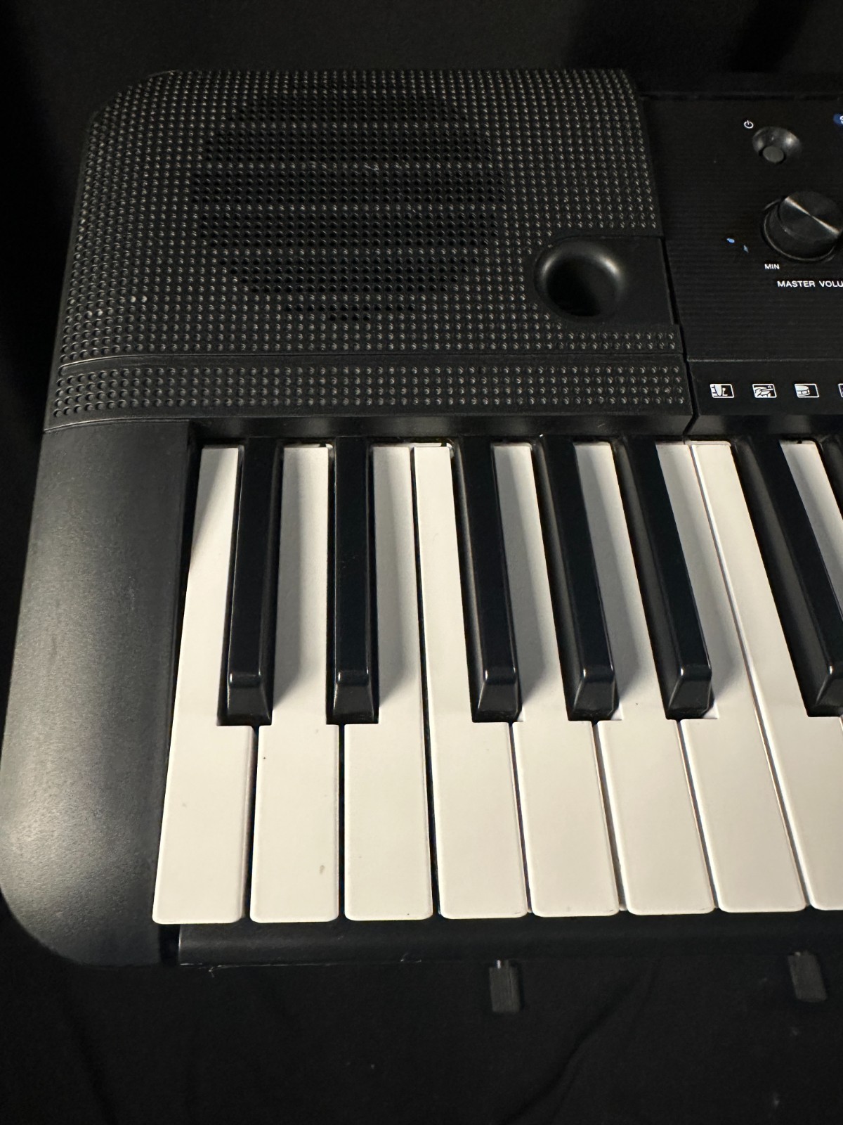 Yamaha PSR-E263 61-Key Portable Keyboard - Image 5