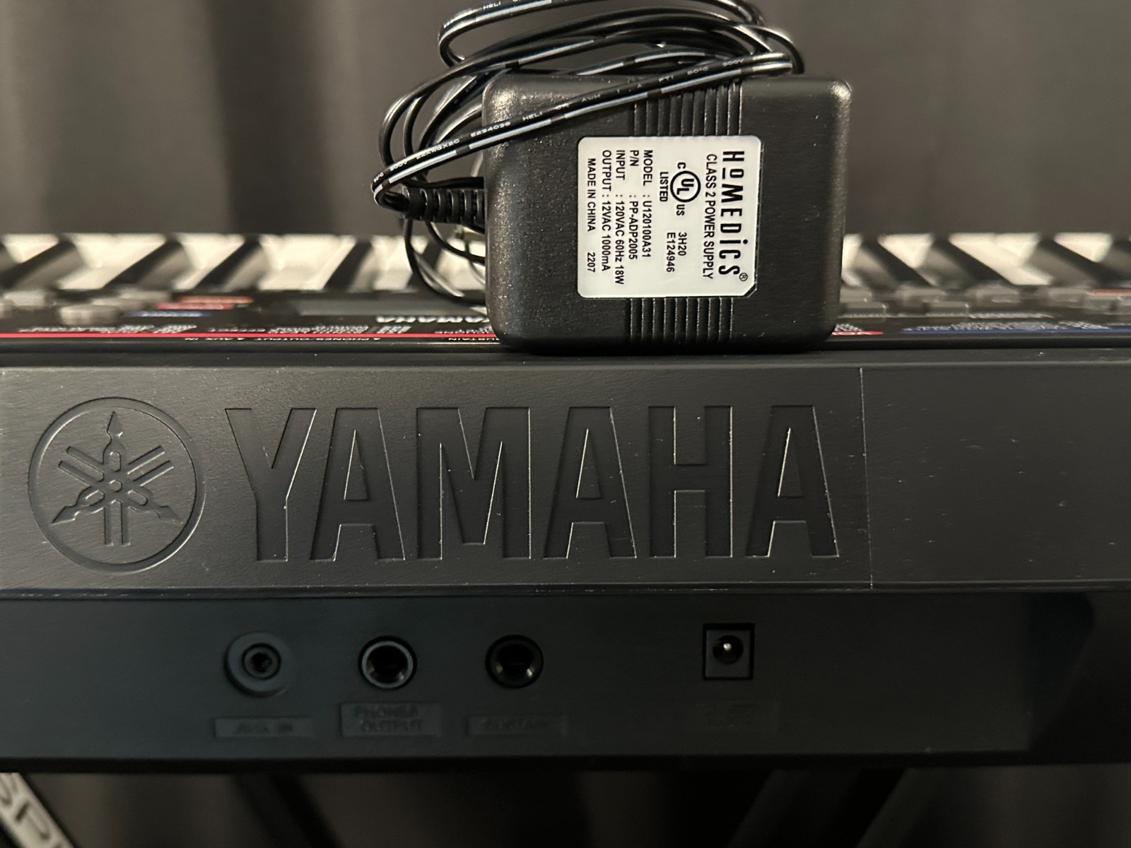 Yamaha PSR-E263 61-Key Portable Keyboard - Image 9