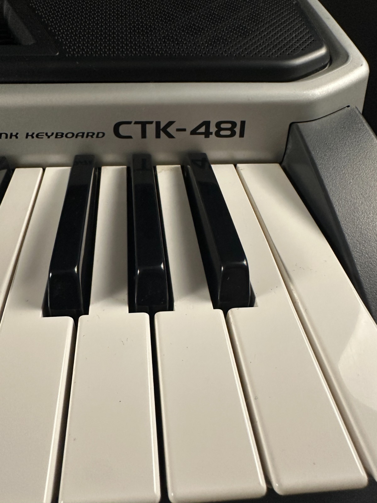 Casio CTK-481 61-Key Electronic Keyboard - Image 4