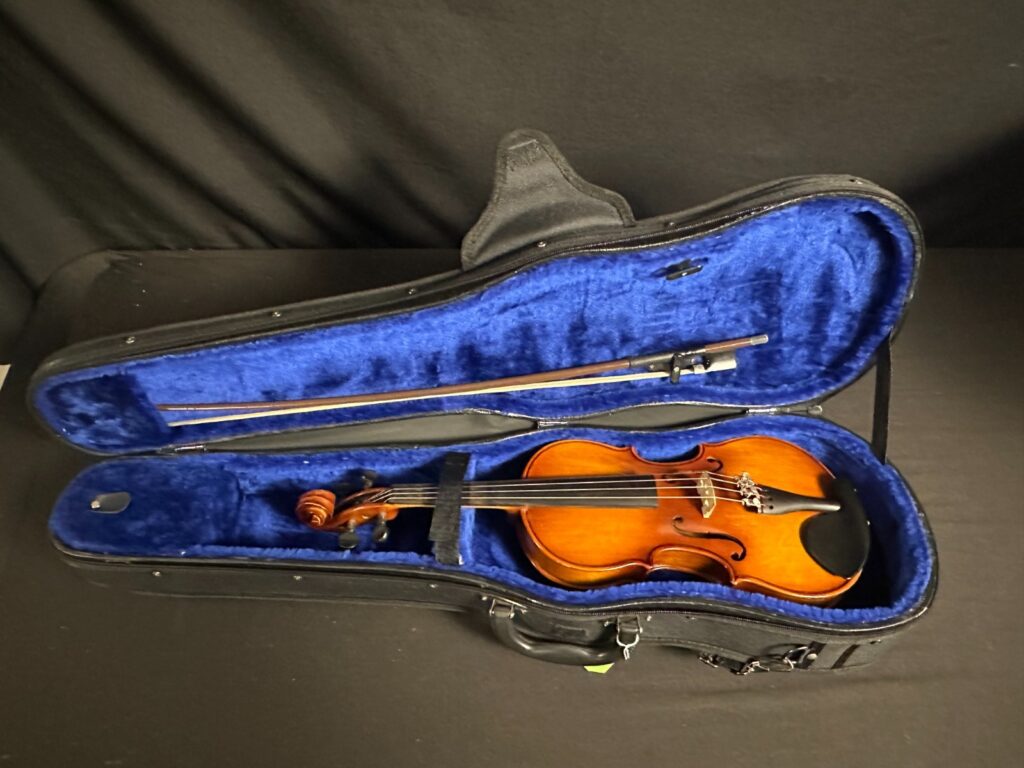 Corina 100 1/2 size Violin Outfit
