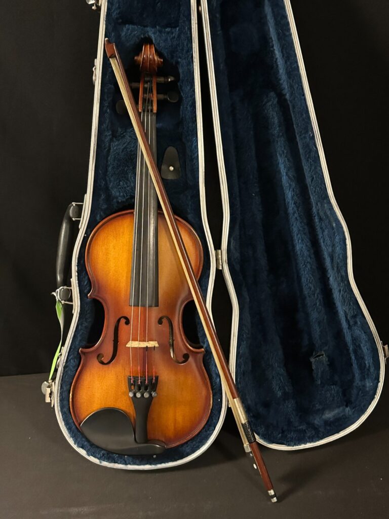 Corina 100 1/2 size Violin Outfit