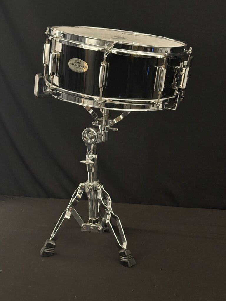 Pearl Forum Series Snare Drum-Black