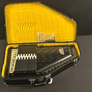 Oscar Schmidt 15-Chord Autoharp