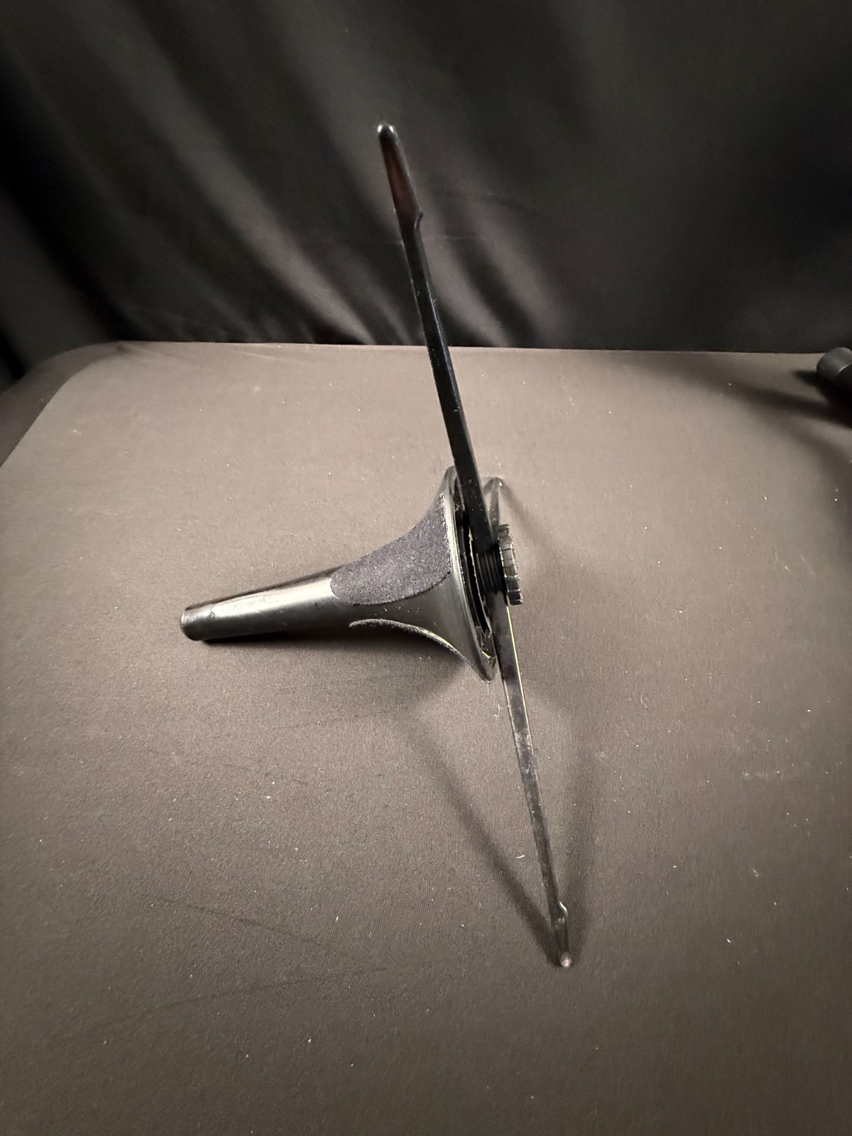 Collapsible In-Bell 3 Leg Trumpet Stand - Image 3