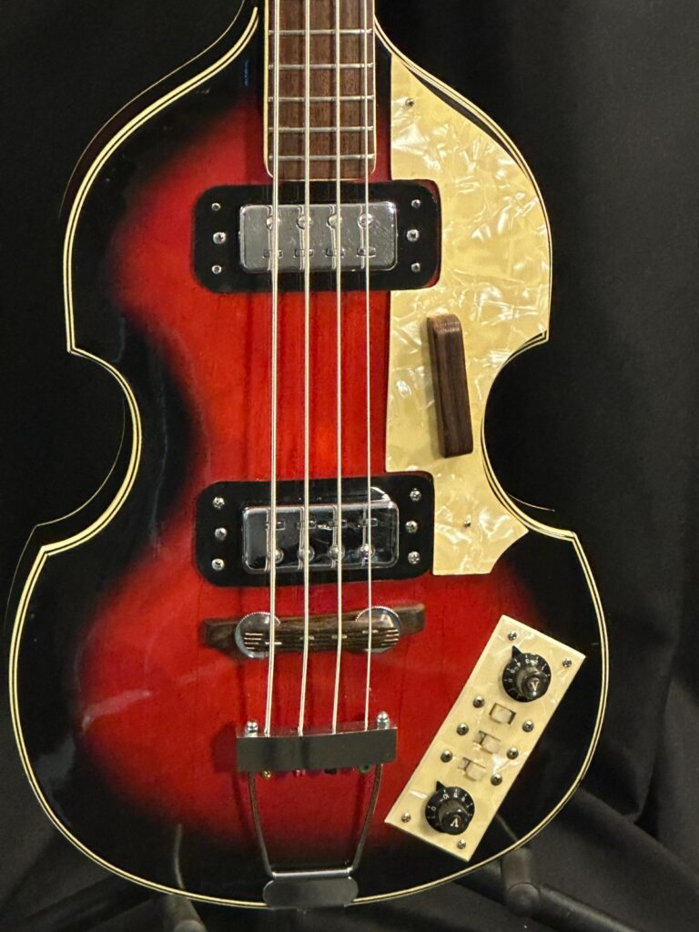 Crestwood Violin Electric Bass, made in Japan