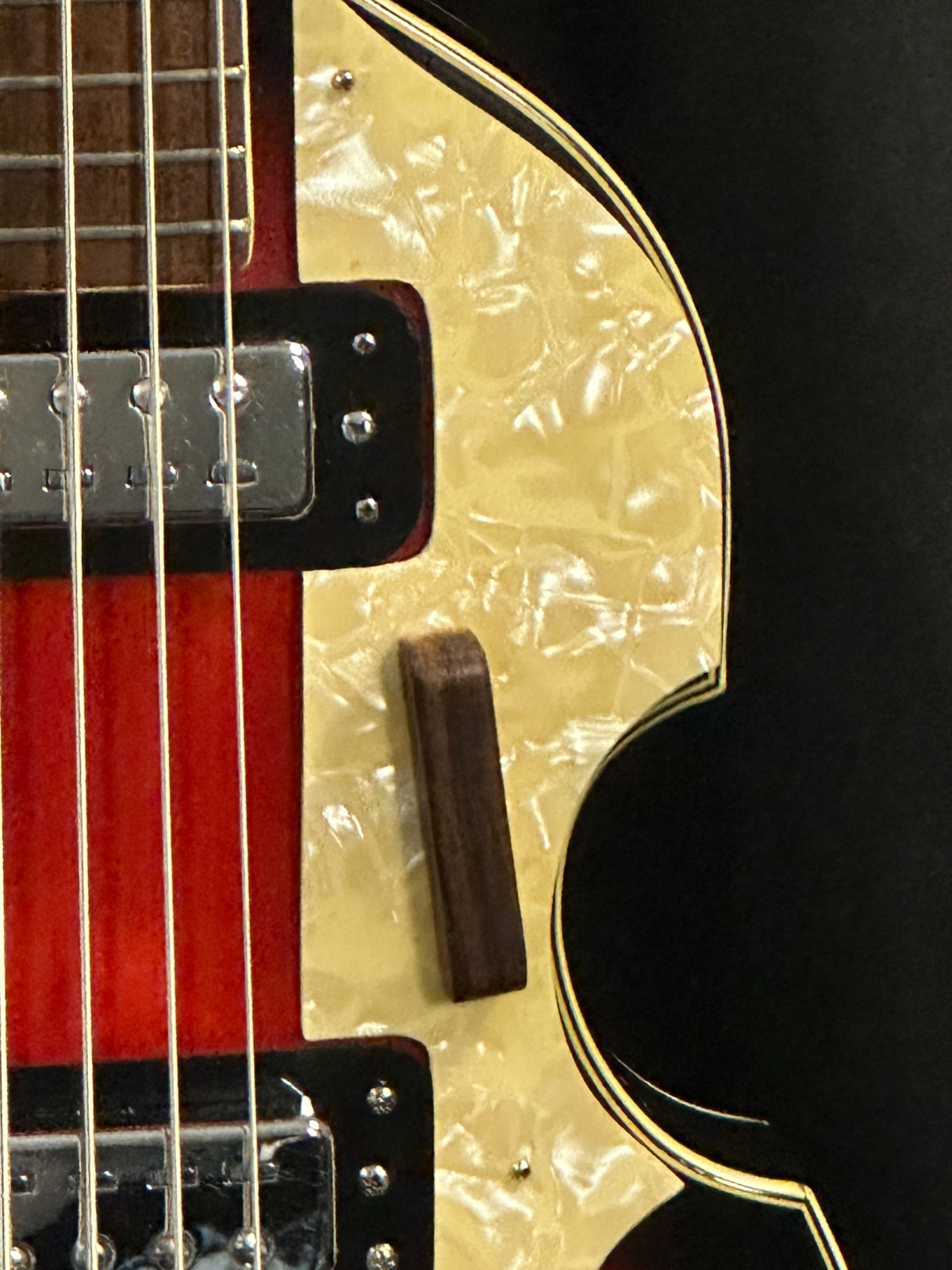 Crestwood Violin Electric Bass, made in Japan - Image 3