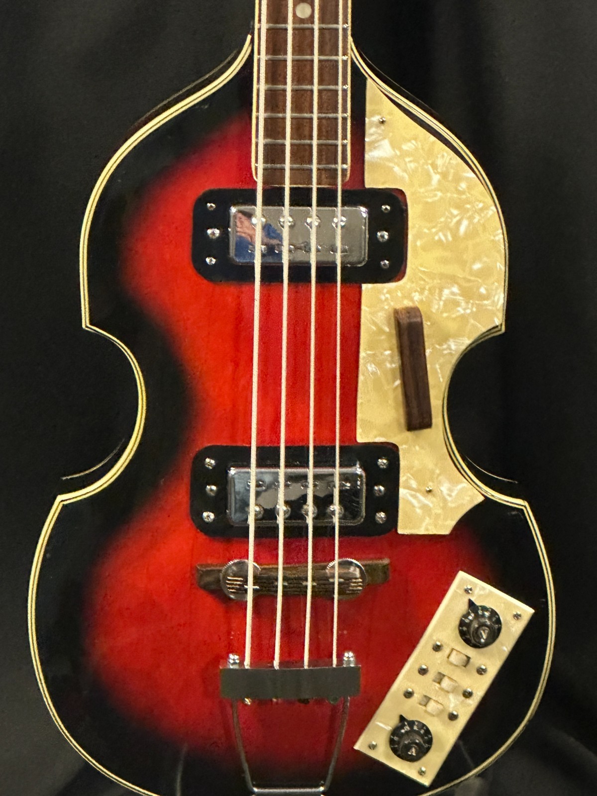 Crestwood Violin Electric Bass, made in Japan - Image 4