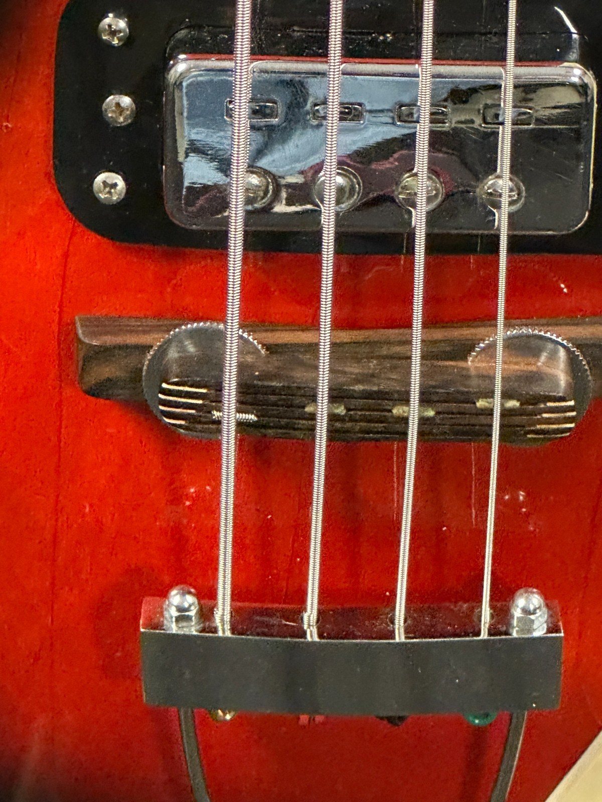 Crestwood Violin Electric Bass, made in Japan - Image 5