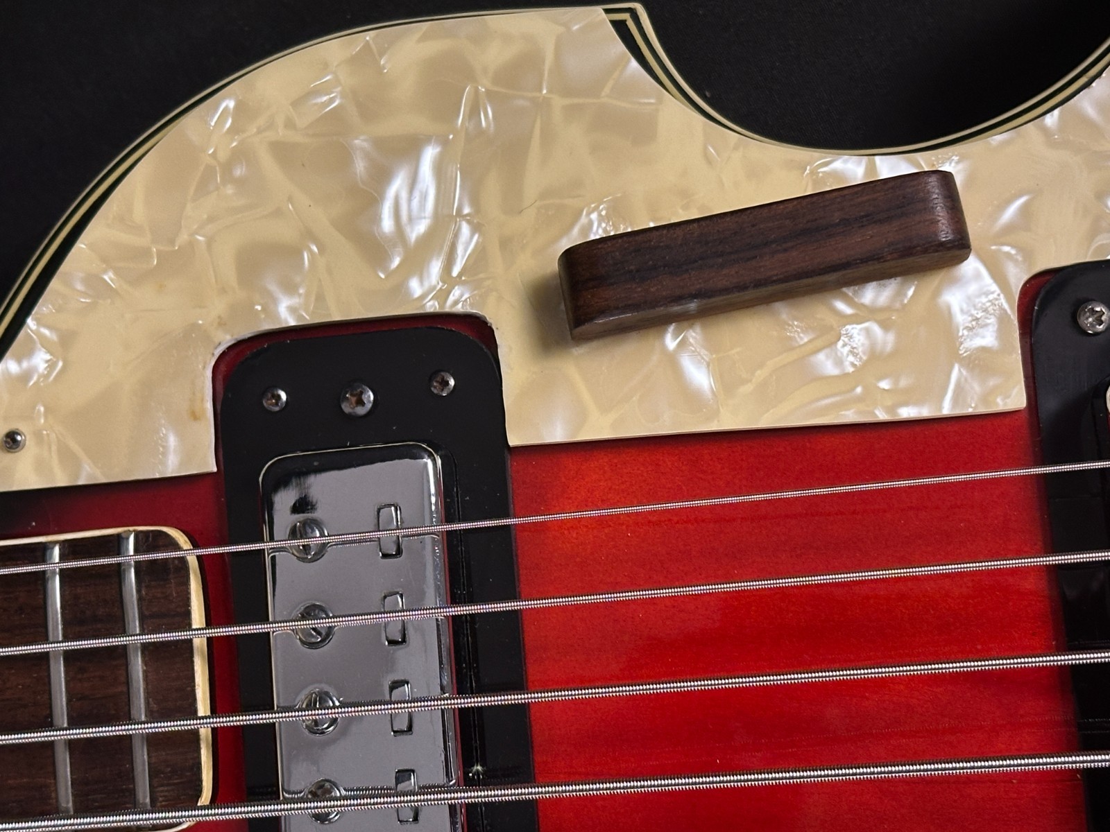 Crestwood Violin Electric Bass, made in Japan - Image 6