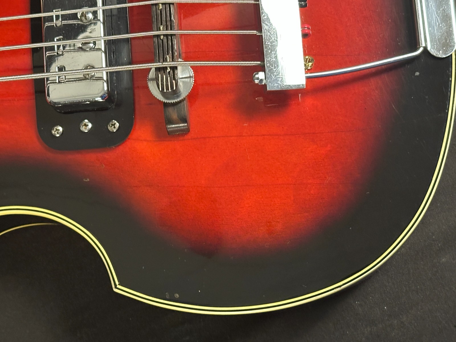 Crestwood Violin Electric Bass, made in Japan - Image 8