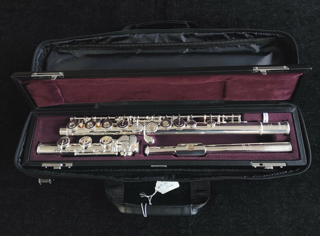 Yamaha YFL-362H Open hole Flute, sterling silver headjoint, B foot with case