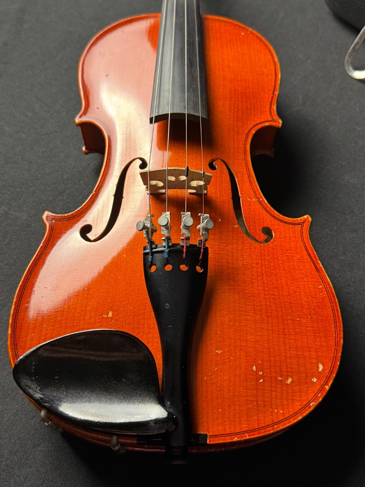Artisan Marcato 100 1/2 Violin Outfit, with bow, fine tuners, and hard case. - Image 4