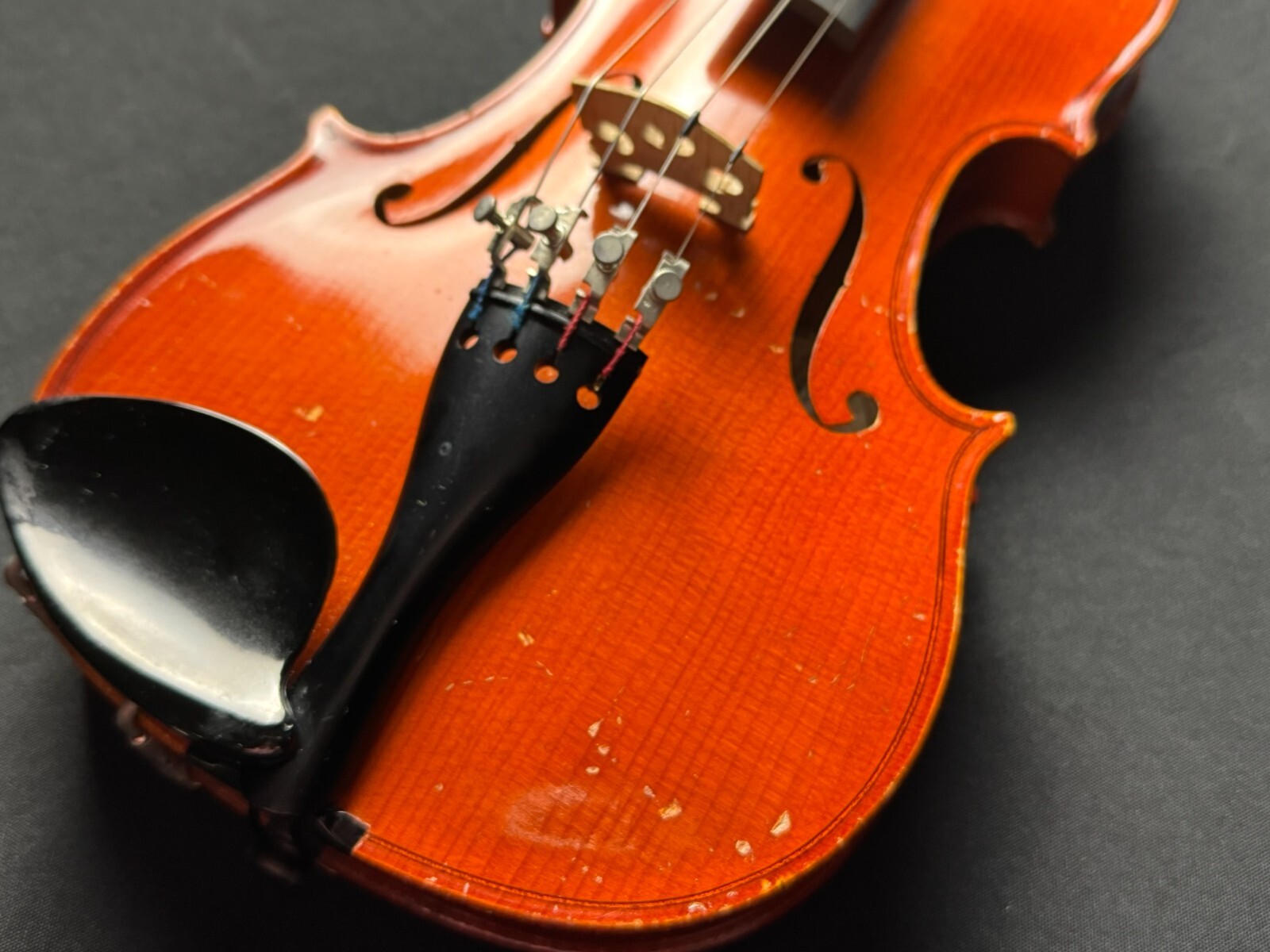 Artisan Marcato 100 1/2 Violin Outfit, with bow, fine tuners, and hard case. - Image 5