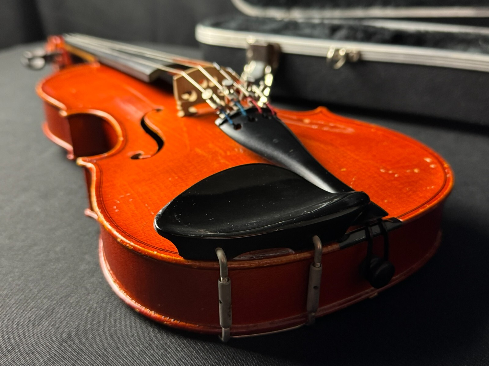 Artisan Marcato 100 1/2 Violin Outfit, with bow, fine tuners, and hard case. - Image 6