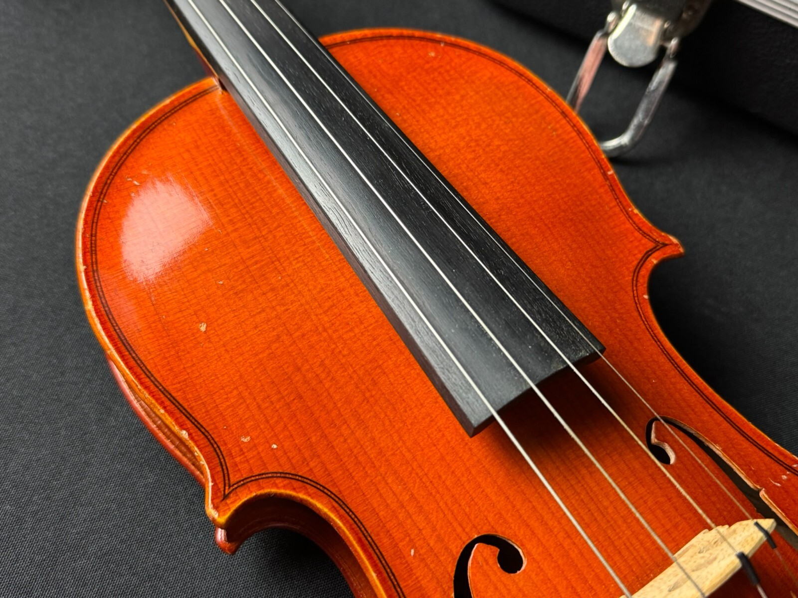 Artisan Marcato 100 1/2 Violin Outfit, with bow, fine tuners, and hard case. - Image 7