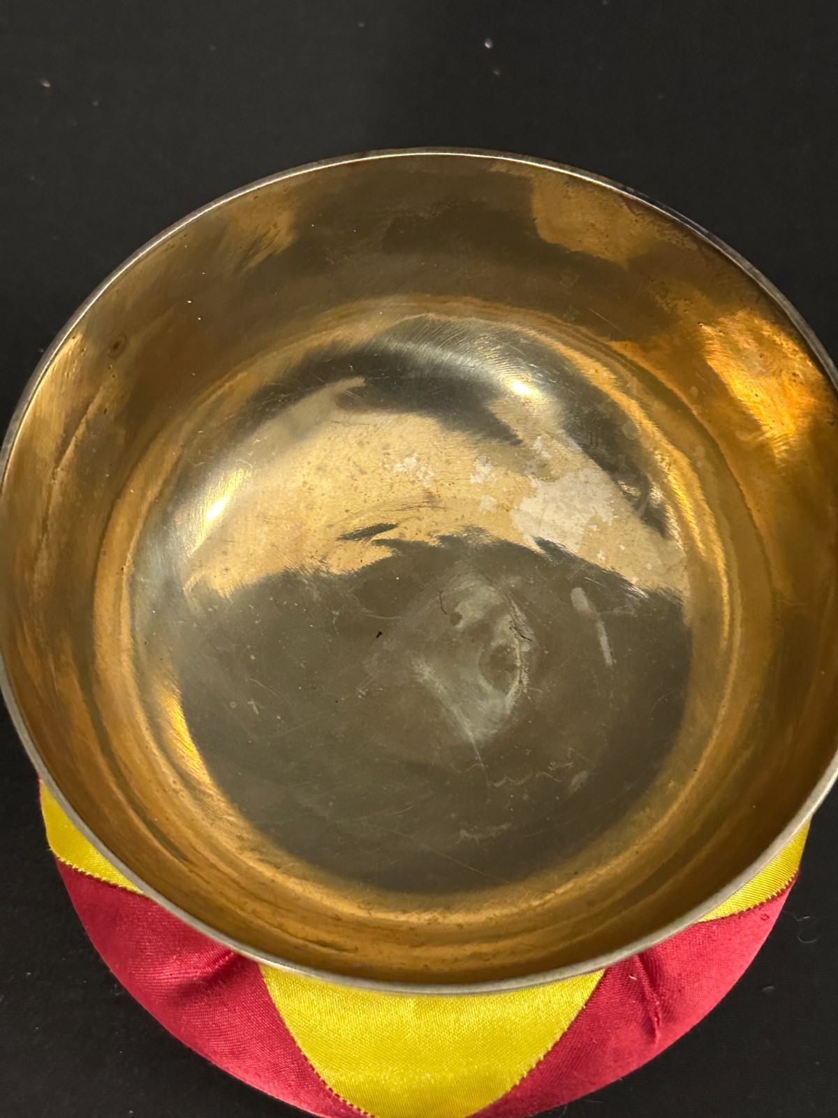 5" Brass singing bowl with red and yellow cushion, 2.5" deep, NO BEATER - Image 7