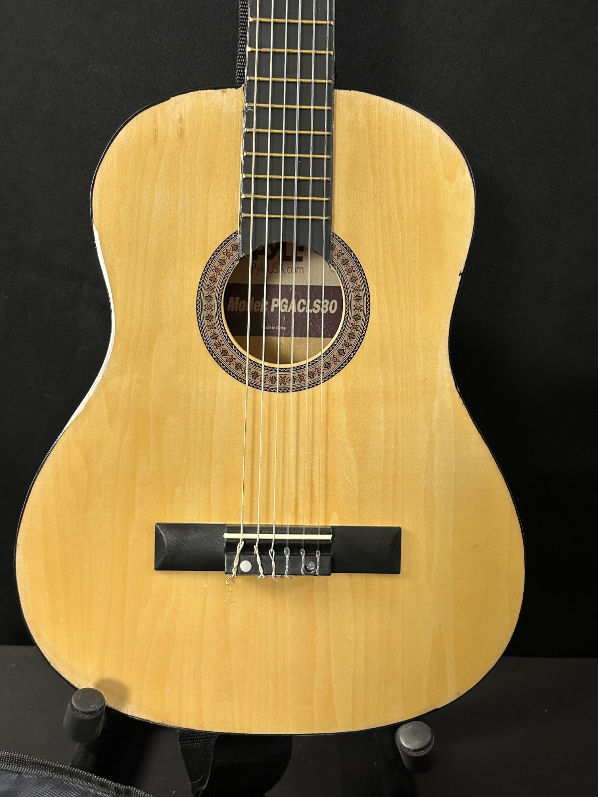 Pyle PGACLS30 Junior Classical Guitar, 30", with strap, tuner, and black gig bag - Image 4