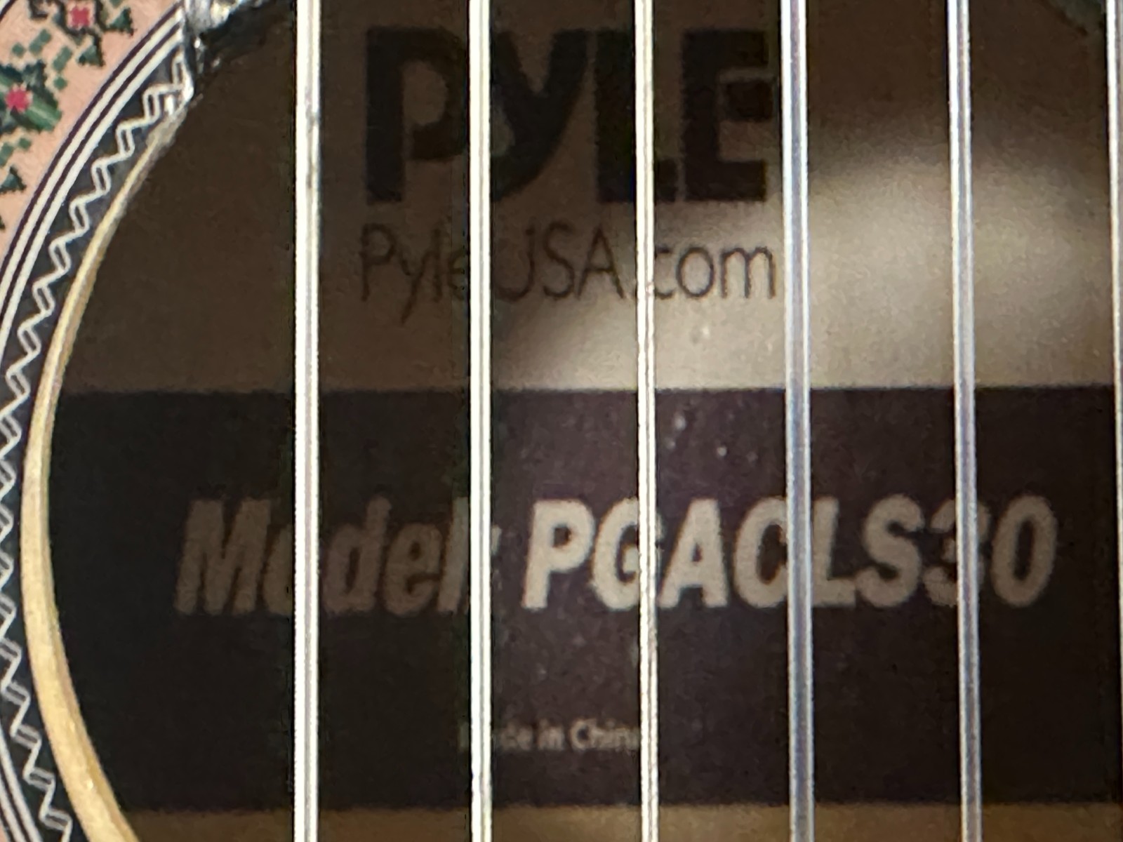 Pyle PGACLS30 Junior Classical Guitar, 30", with strap, tuner, and black gig bag - Image 6