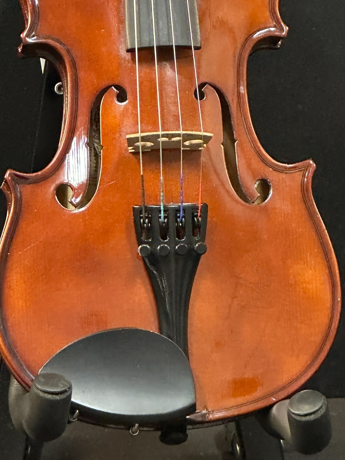 Countrywood 1/2 size violin outfit, comes with bow, rosin, foam shoulder rest - Image 9