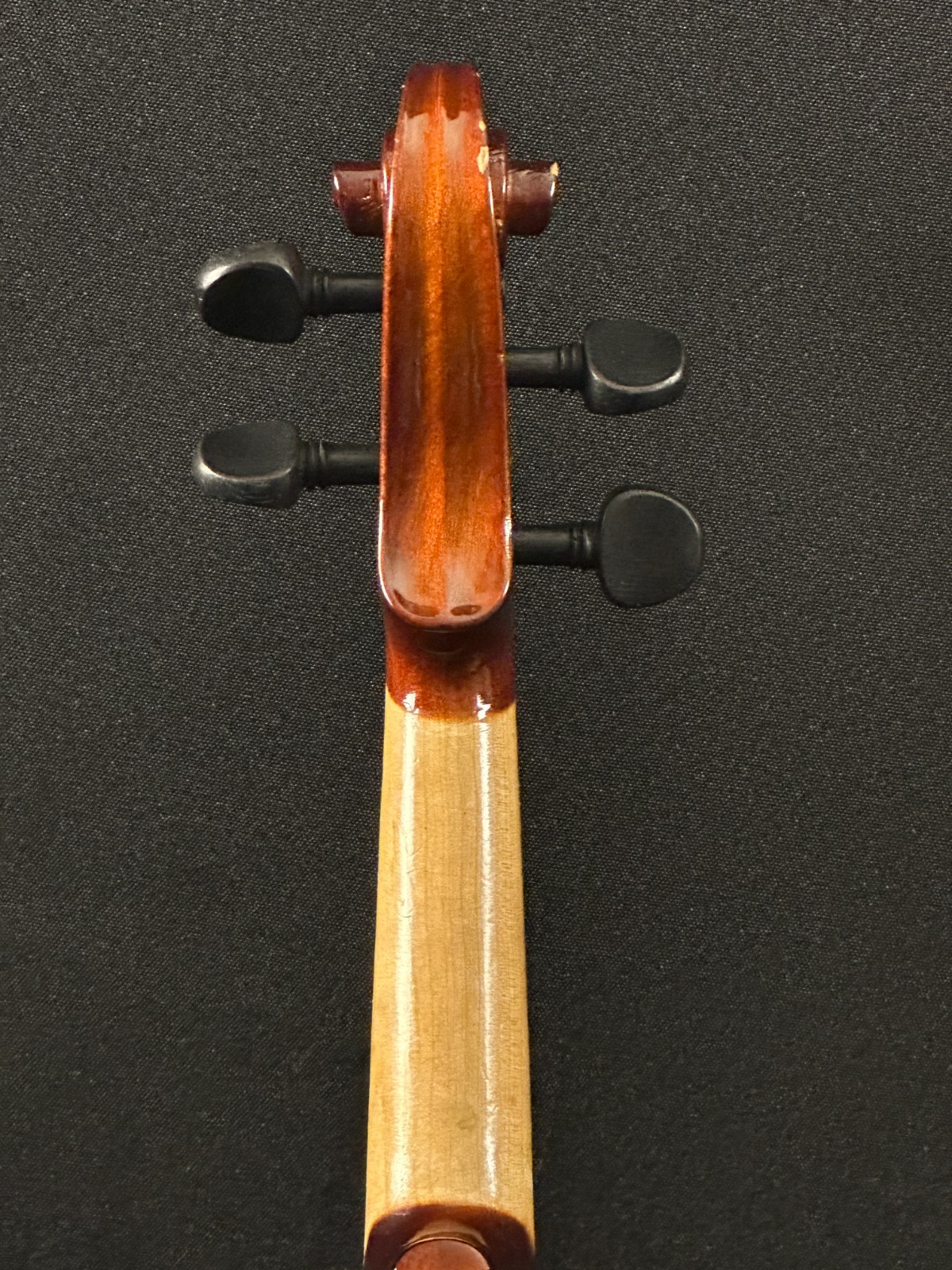Countrywood 1/2 size violin outfit, comes with bow, rosin, foam shoulder rest - Image 11