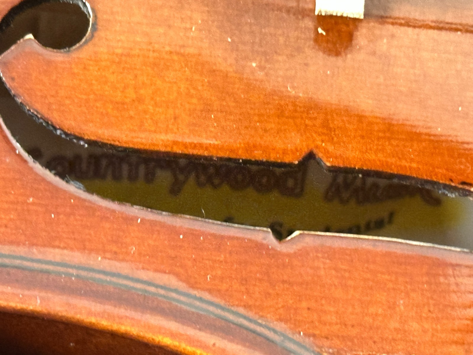 Countrywood 1/2 size violin outfit, comes with bow, rosin, foam shoulder rest - Image 16