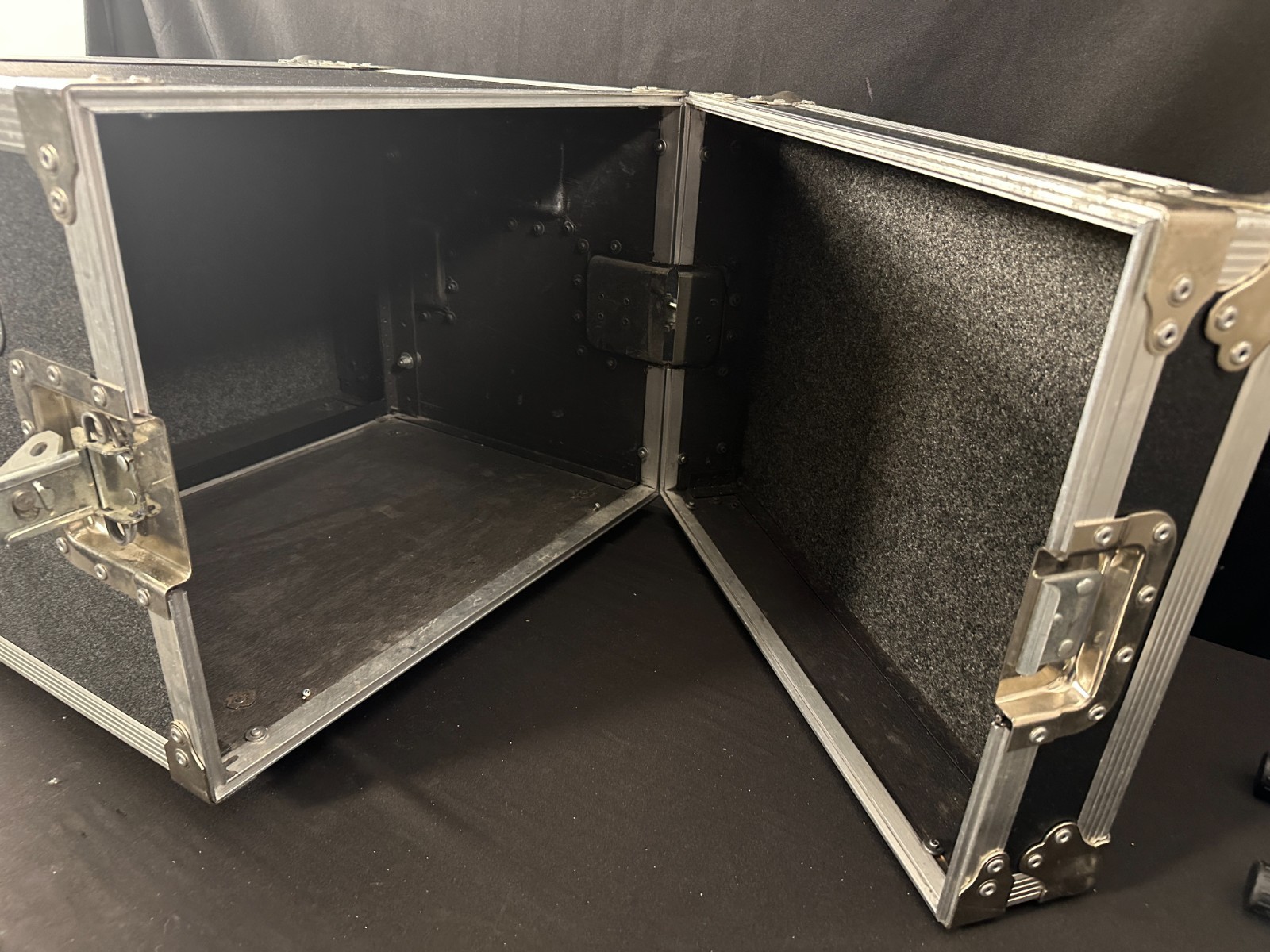 Art Tec 6U Rack Case, 14 x 19 x 20+, black and silver, local pickup only, GA - Image 7