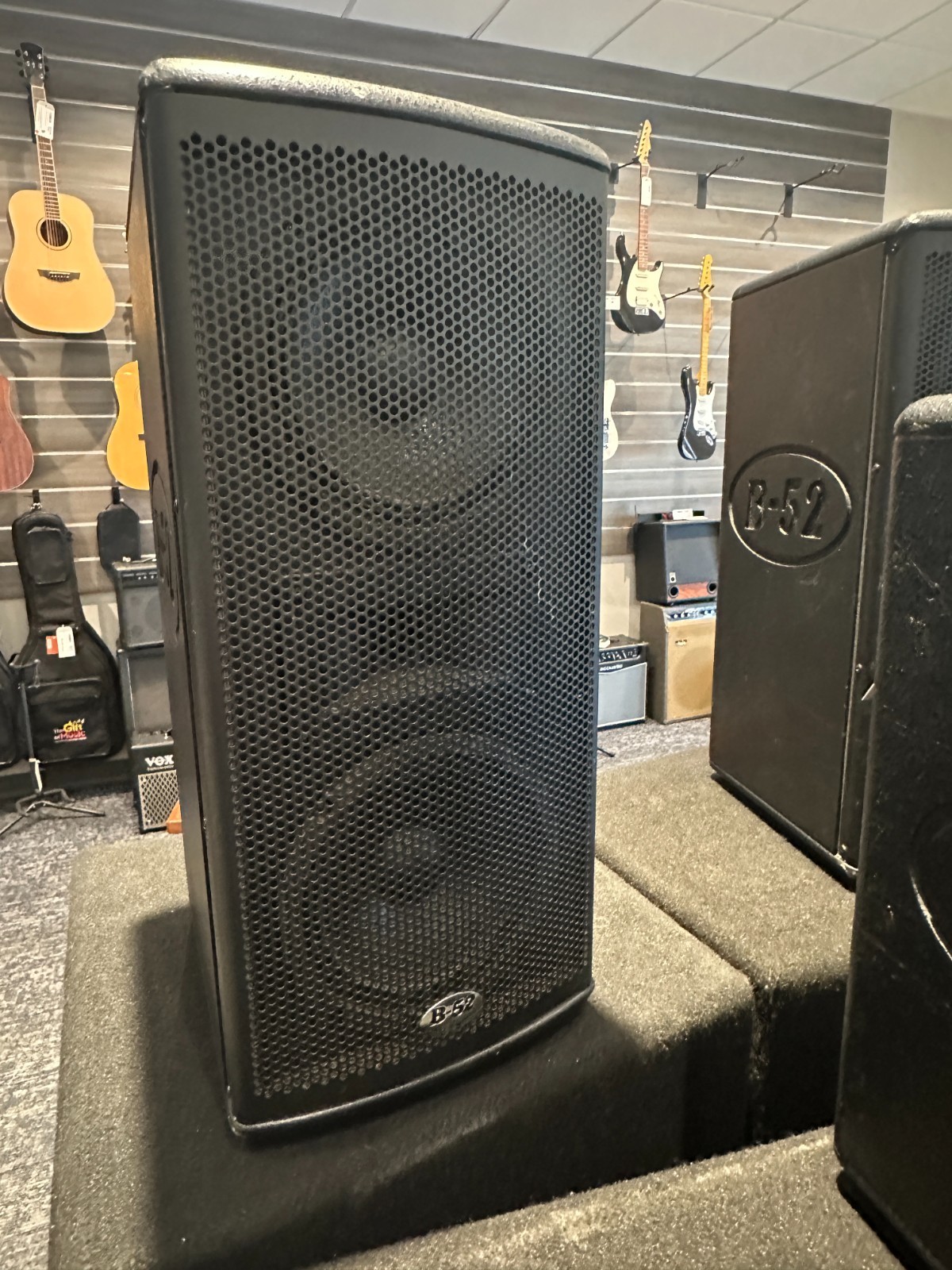 Matrix 200 B-52 3-piece active PA system, amp and 2 speakers, PICKUP ONLY, GA - Image 6