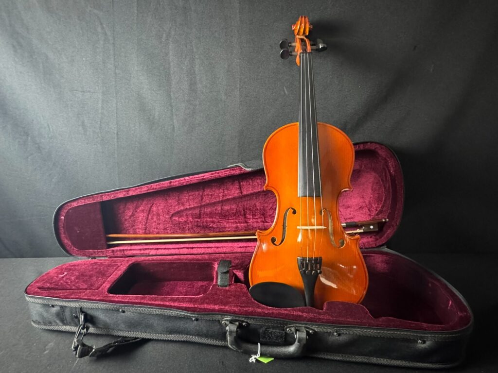 JC Music VLN-310 4/4 Violin Outfit, comes with fine tuners, bow, padded case