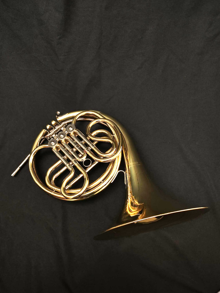 Yamaha YHR-314  3 valve single French Horn with mouthpiece and case