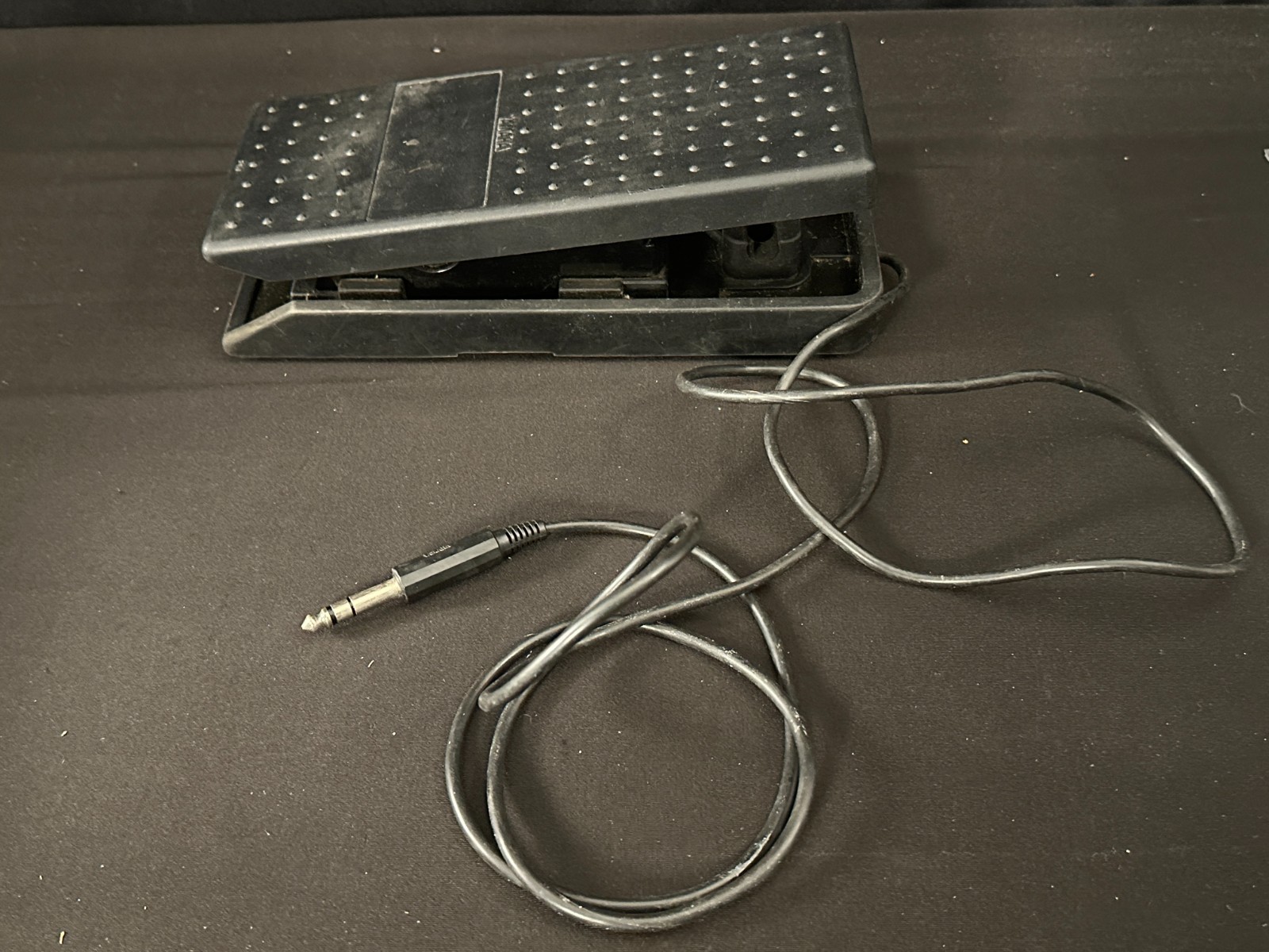 Yamaha CB83742(FC7) Guitar Volume Expression Accent Foot Pedal, Black,w/5' Cable - Image 2