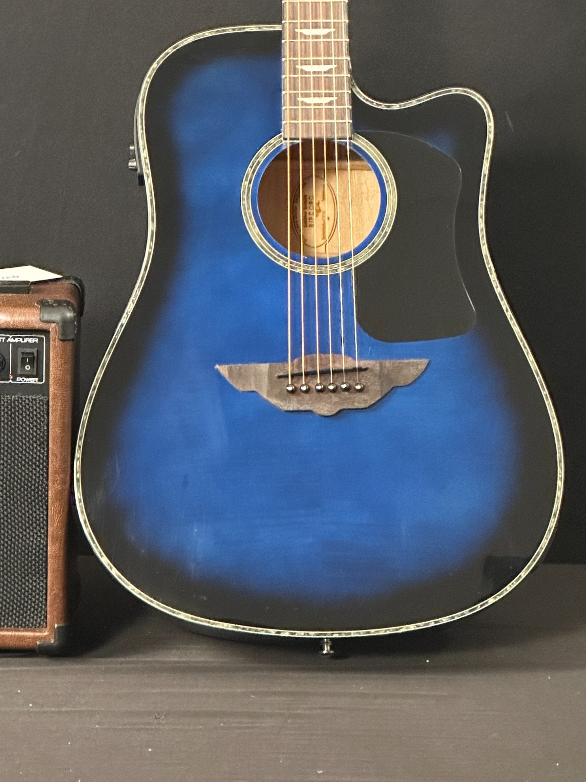 Limited Edition Keith Urban Ripcord Acoustic-Electric Guitar, blue, with KU amp - Image 4