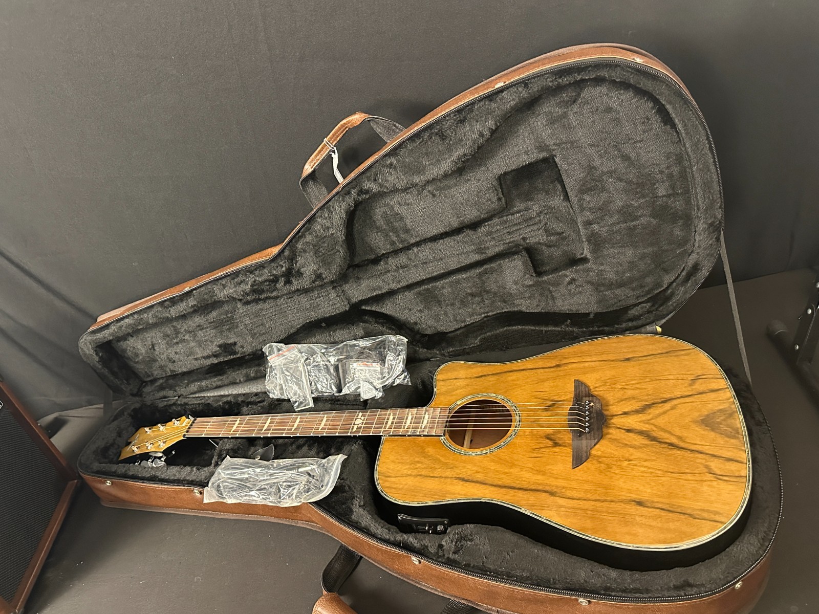 Limited Edition Keith Urban Nightstar Acoustic-Electric Guitar, KU Amp, acces... - Image 2