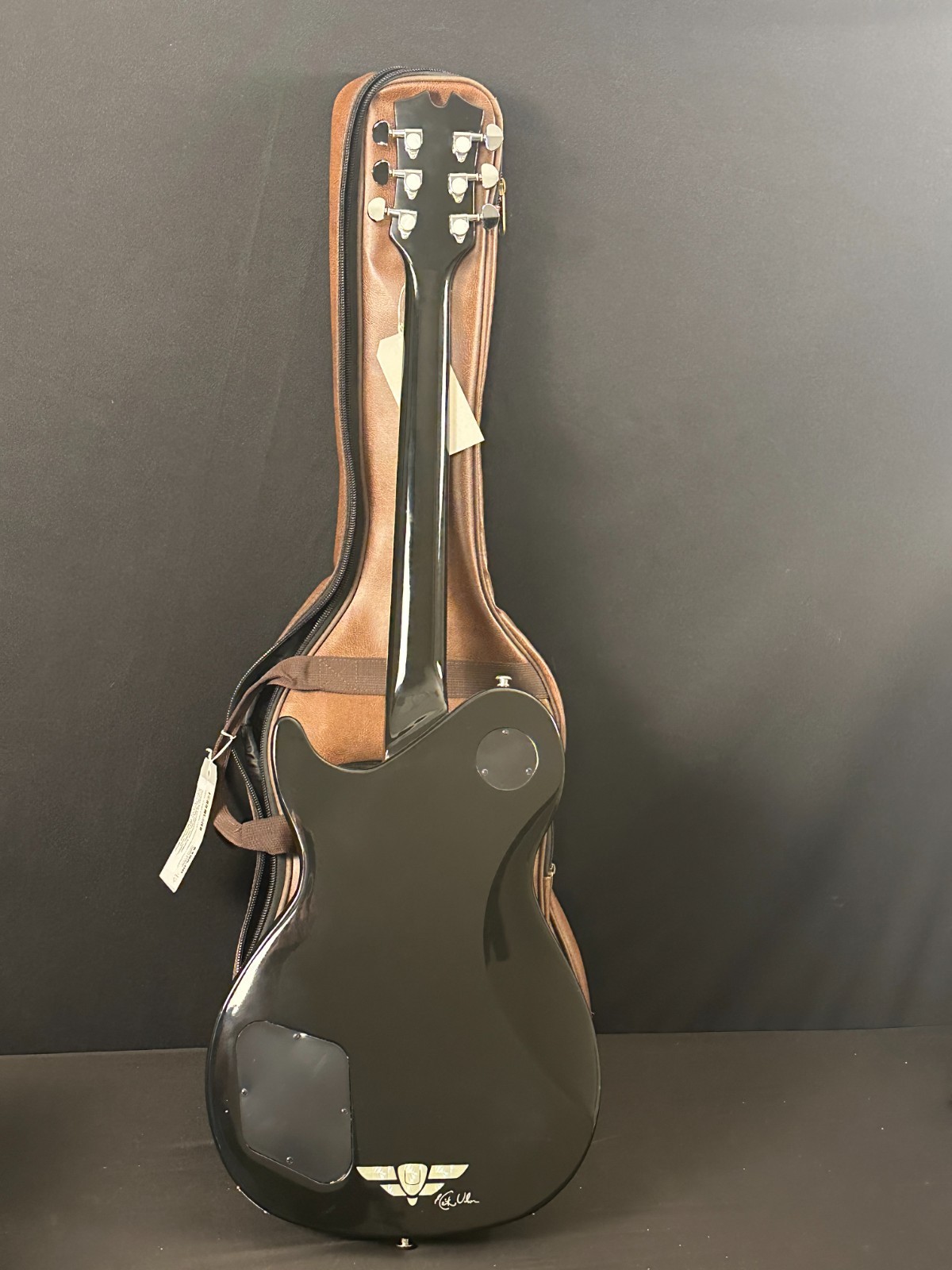 Keith Urban Single Cut Electric Guitar, Vintage Sunburst, w/KU-28 15W Amp, case - Image 13
