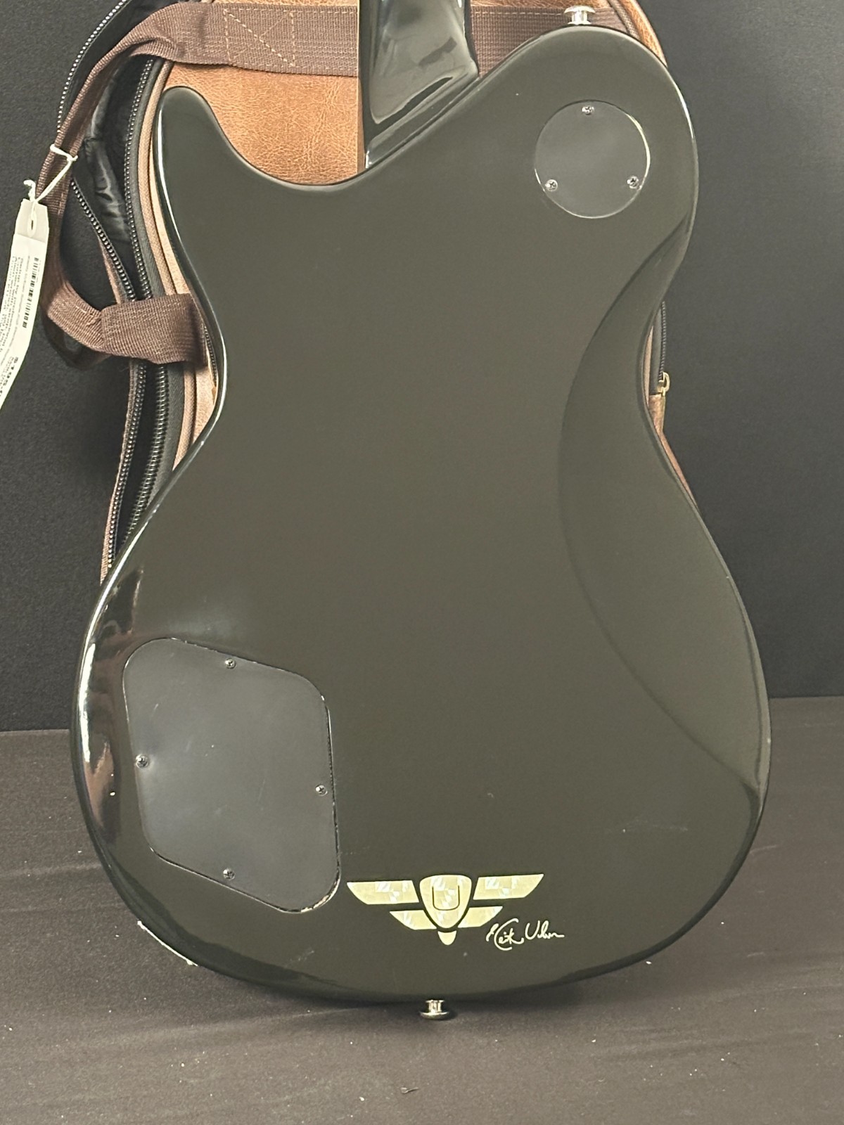 Keith Urban Single Cut Electric Guitar, Vintage Sunburst, w/KU-28 15W Amp, case - Image 15